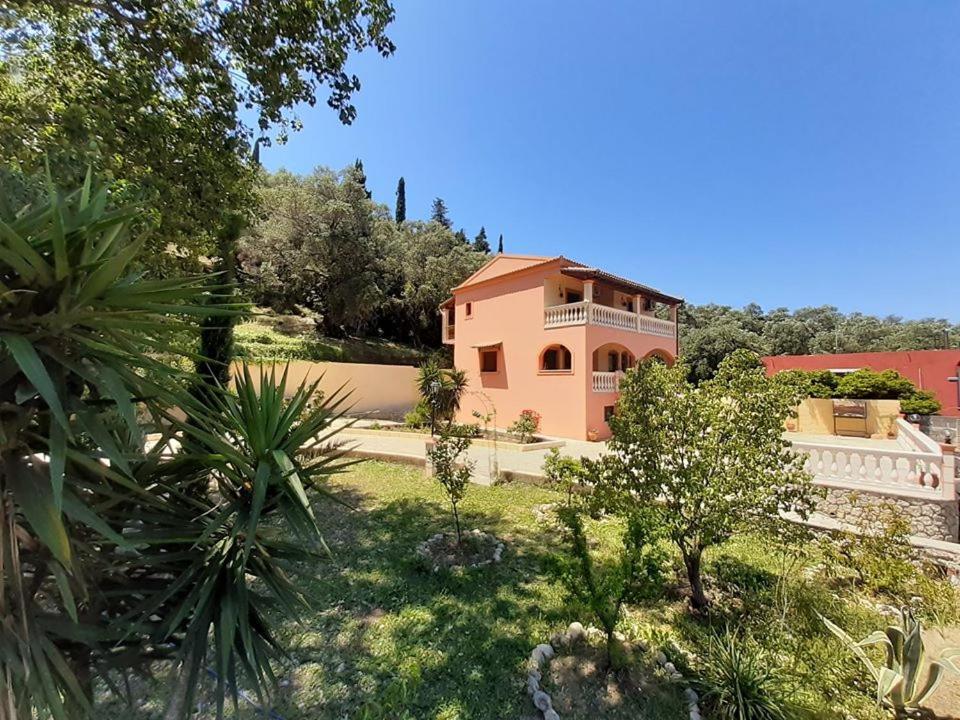 Villa Silvia Ágios Matthaíos Buitenkant foto