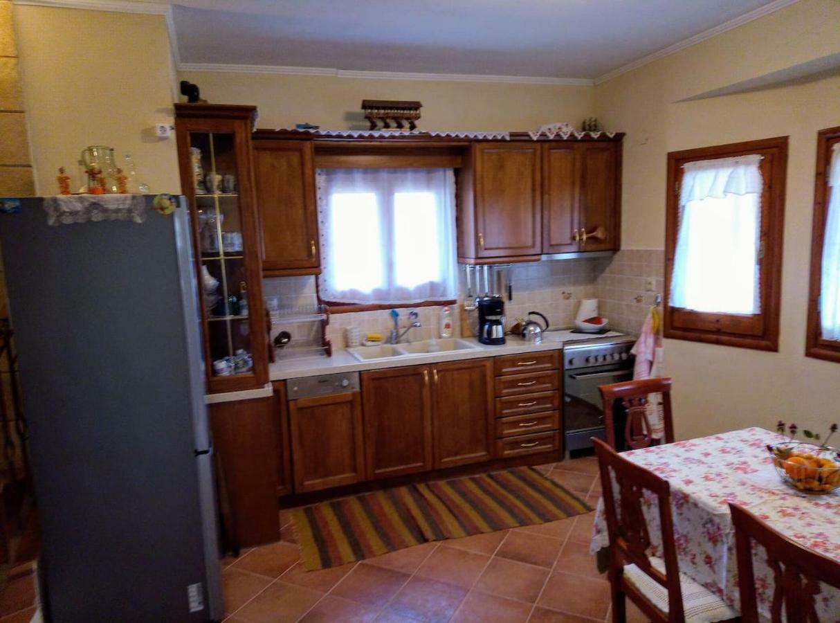 Villa Silvia Ágios Matthaíos Buitenkant foto
