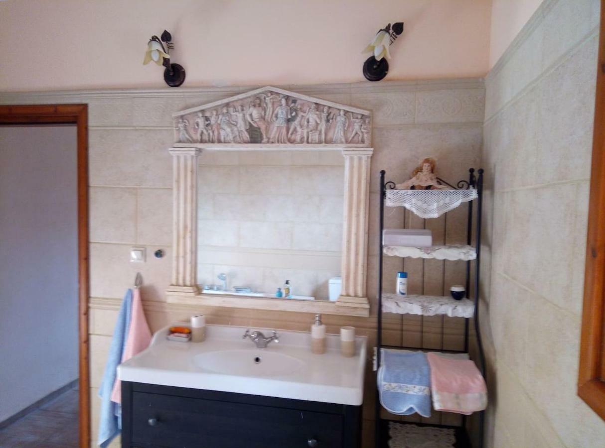 Villa Silvia Ágios Matthaíos Buitenkant foto