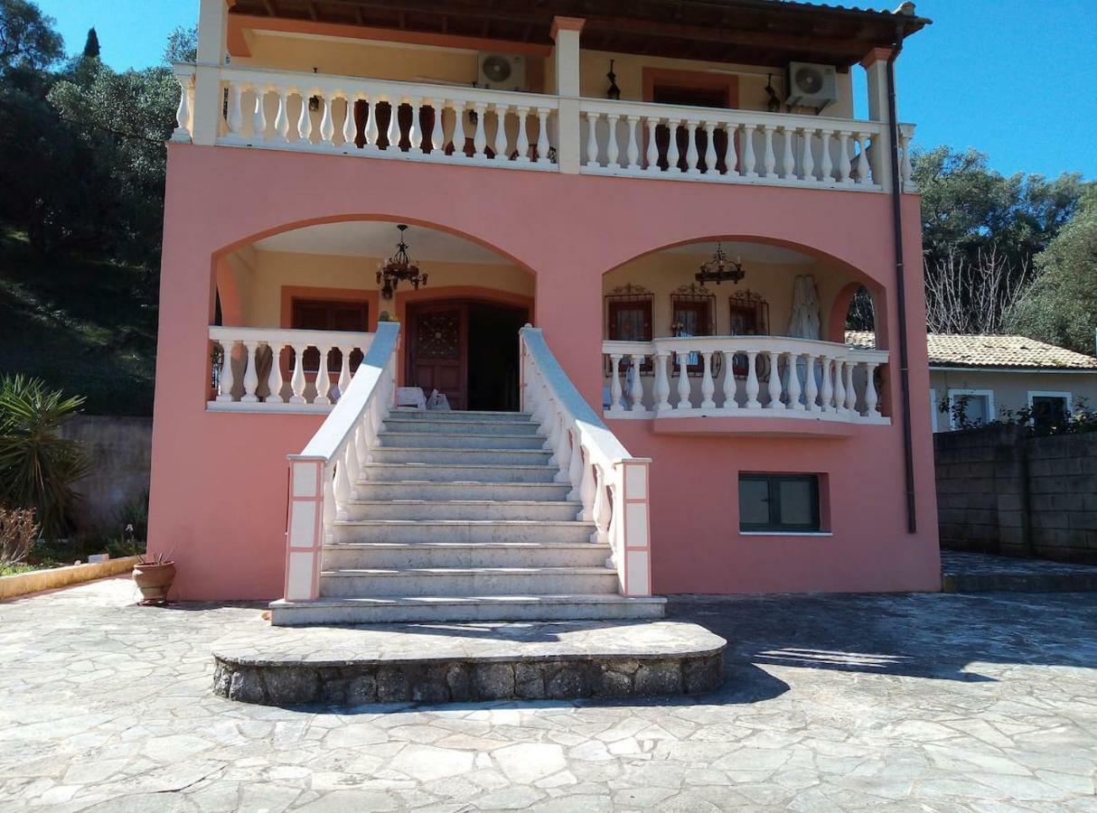 Villa Silvia Ágios Matthaíos Buitenkant foto