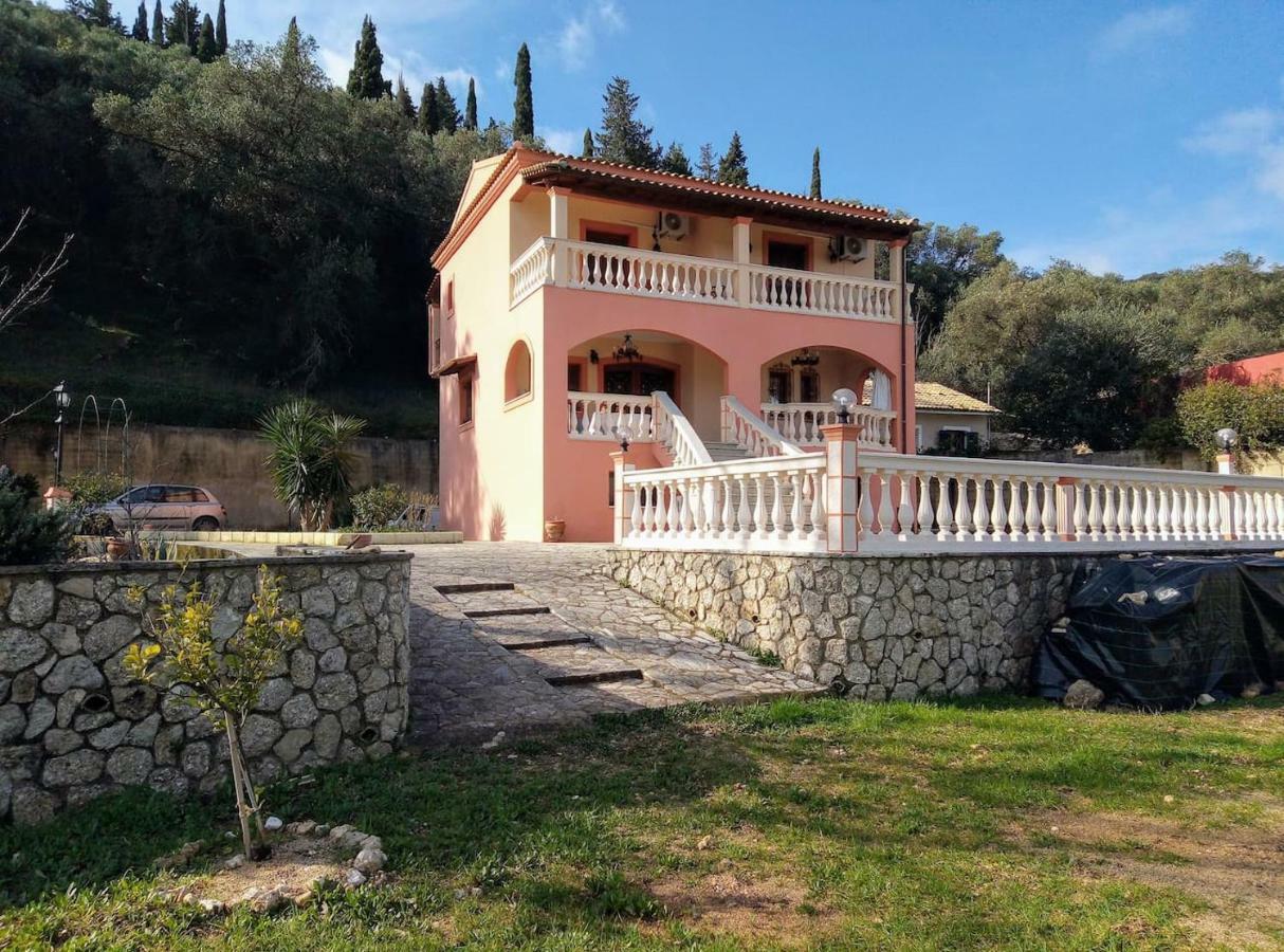 Villa Silvia Ágios Matthaíos Buitenkant foto
