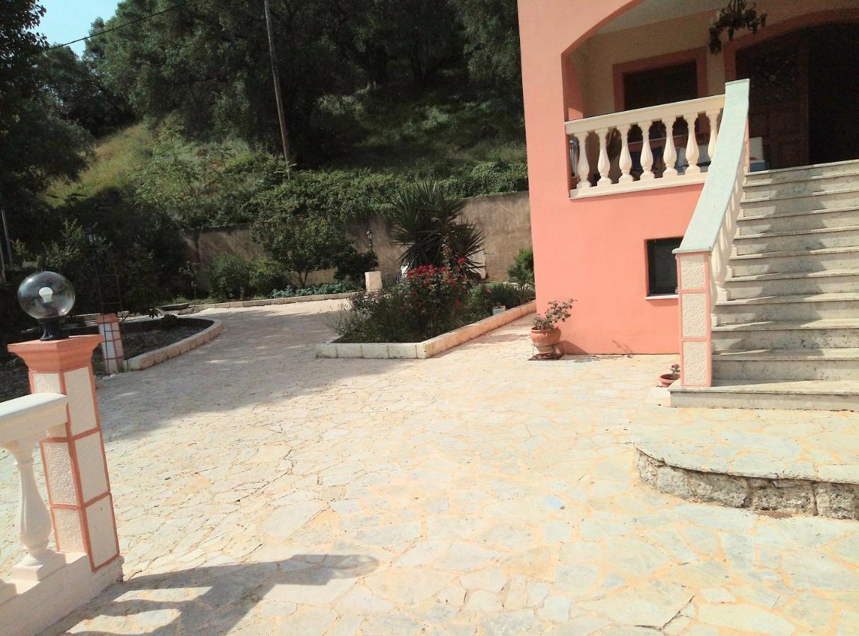 Villa Silvia Ágios Matthaíos Buitenkant foto